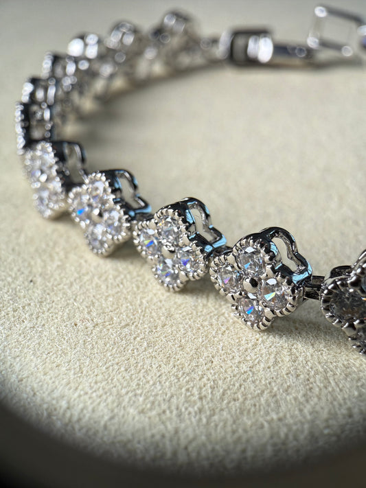 Flora Lumière Bracelet in Silver