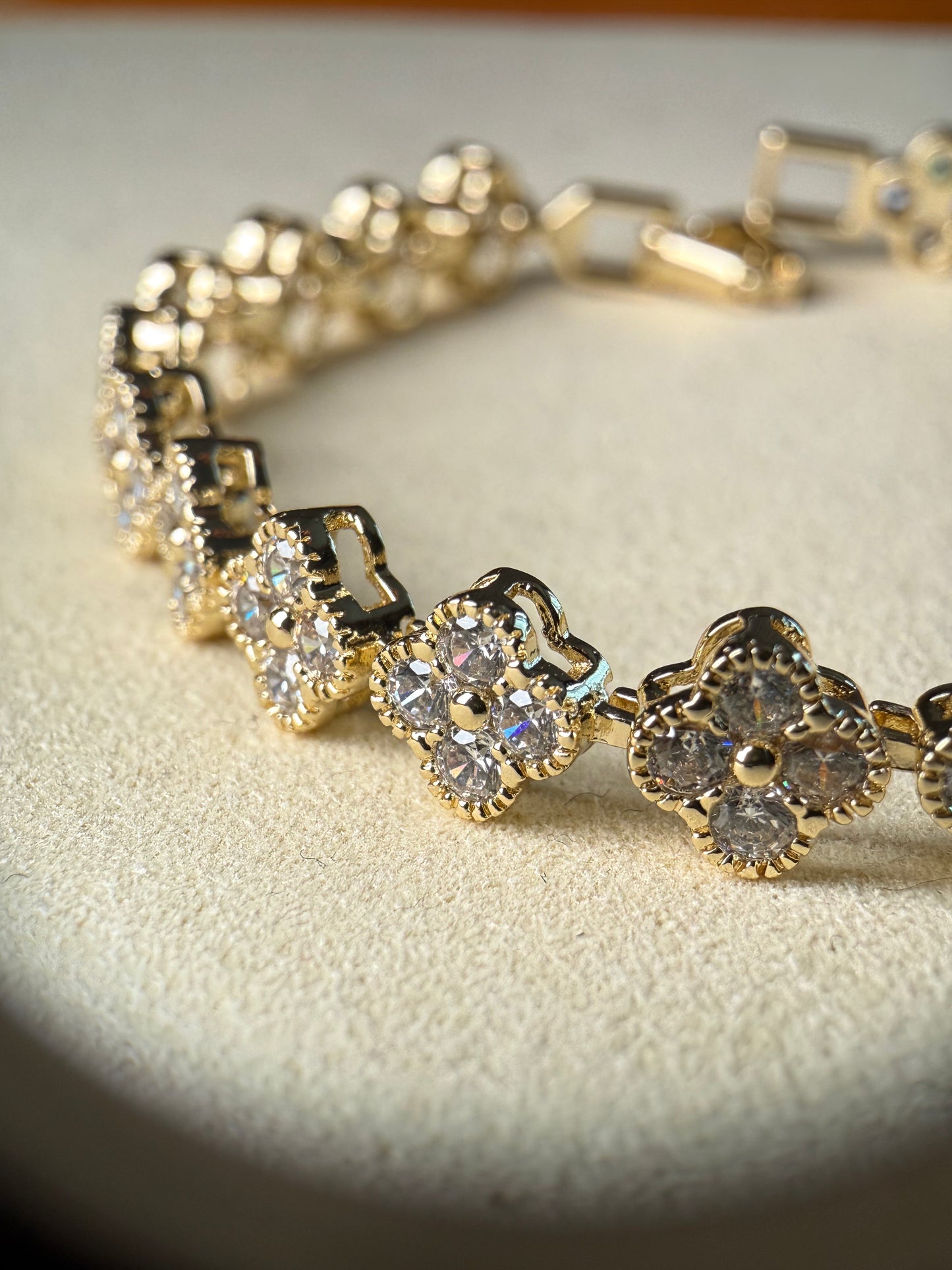 Flora Lumière Bracelet in Gold