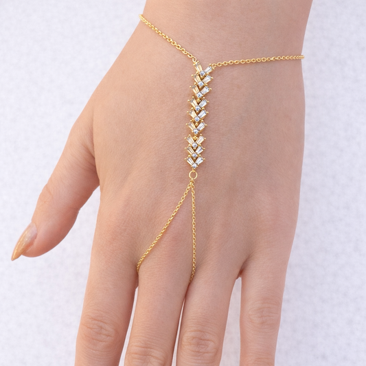 Aurélia Baguette Hand Chain